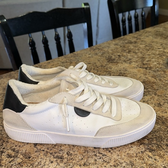 Reef White and Navy Blue Men's 11 Sneakers - Picture 3 of 9